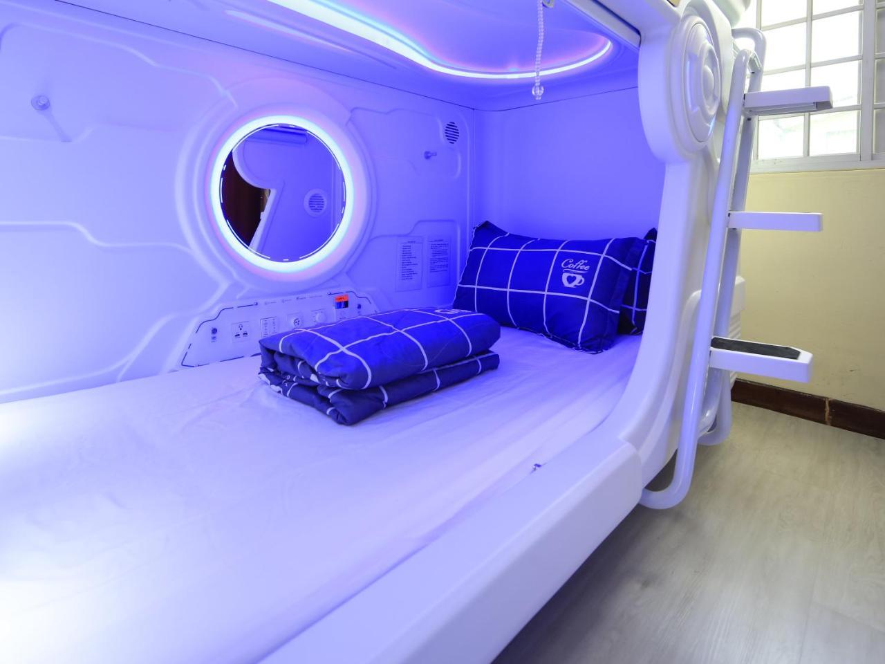 Spacepod@hive Asrama Singapore